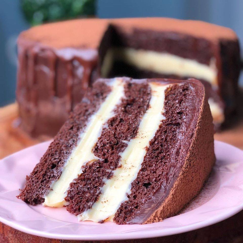 Bolo de Chocolate com Recheio de Leite Ninho